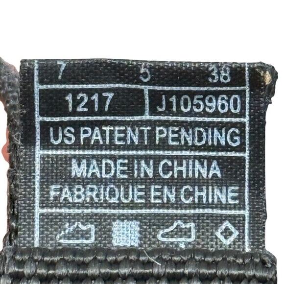 Chaco Z/Volv Womens Black White Toe Ring Sporty Sandals Hiking Caming Shoes sz 7 - Picture 16 of 16